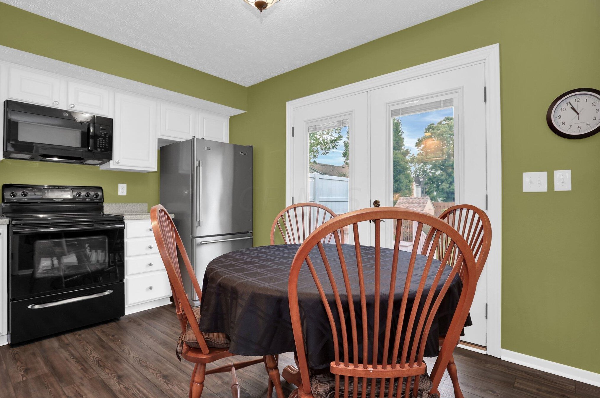 5863 Buechler Bnd, Columbus OH 43228-8802 exterior