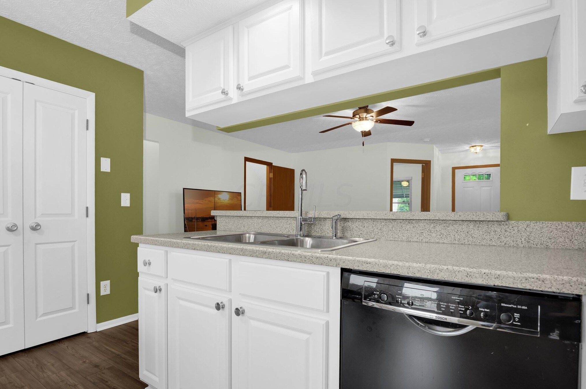 5863 Buechler Bnd, Columbus OH 43228-8802 exterior