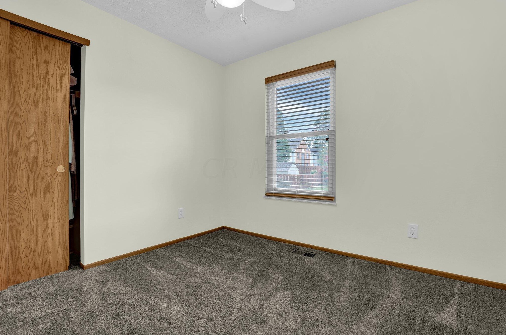 5863 Buechler Bnd, Columbus OH 43228-8802 exterior