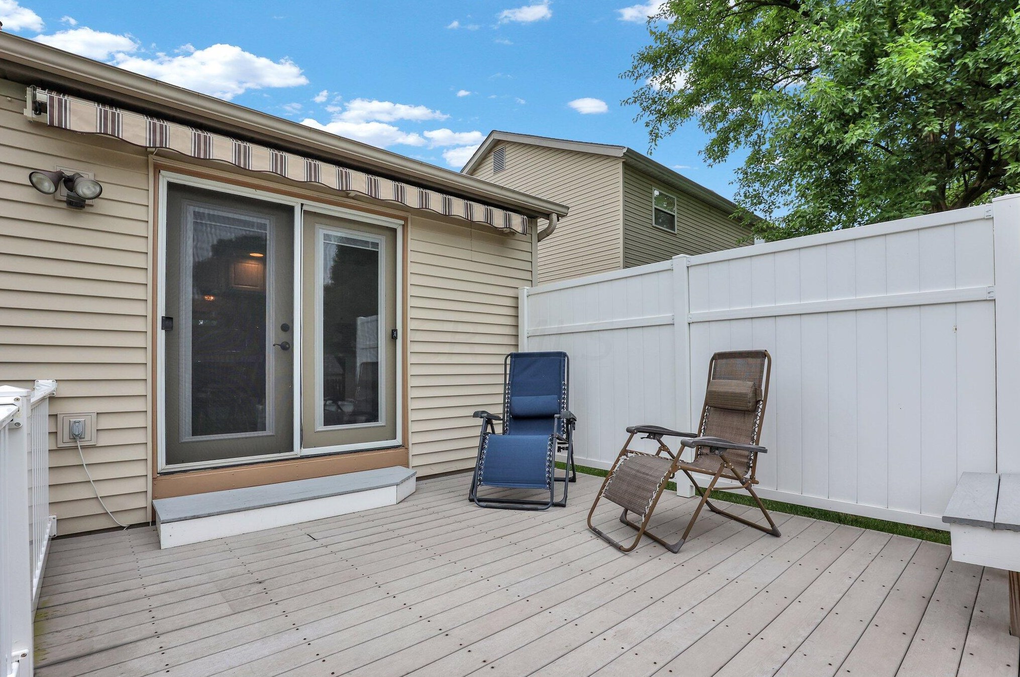 5863 Buechler Bnd, Columbus OH 43228-8802 exterior