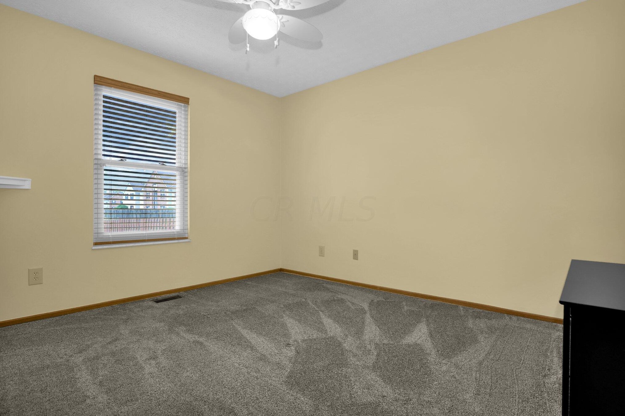 5863 Buechler Bnd, Columbus OH 43228-8802 exterior