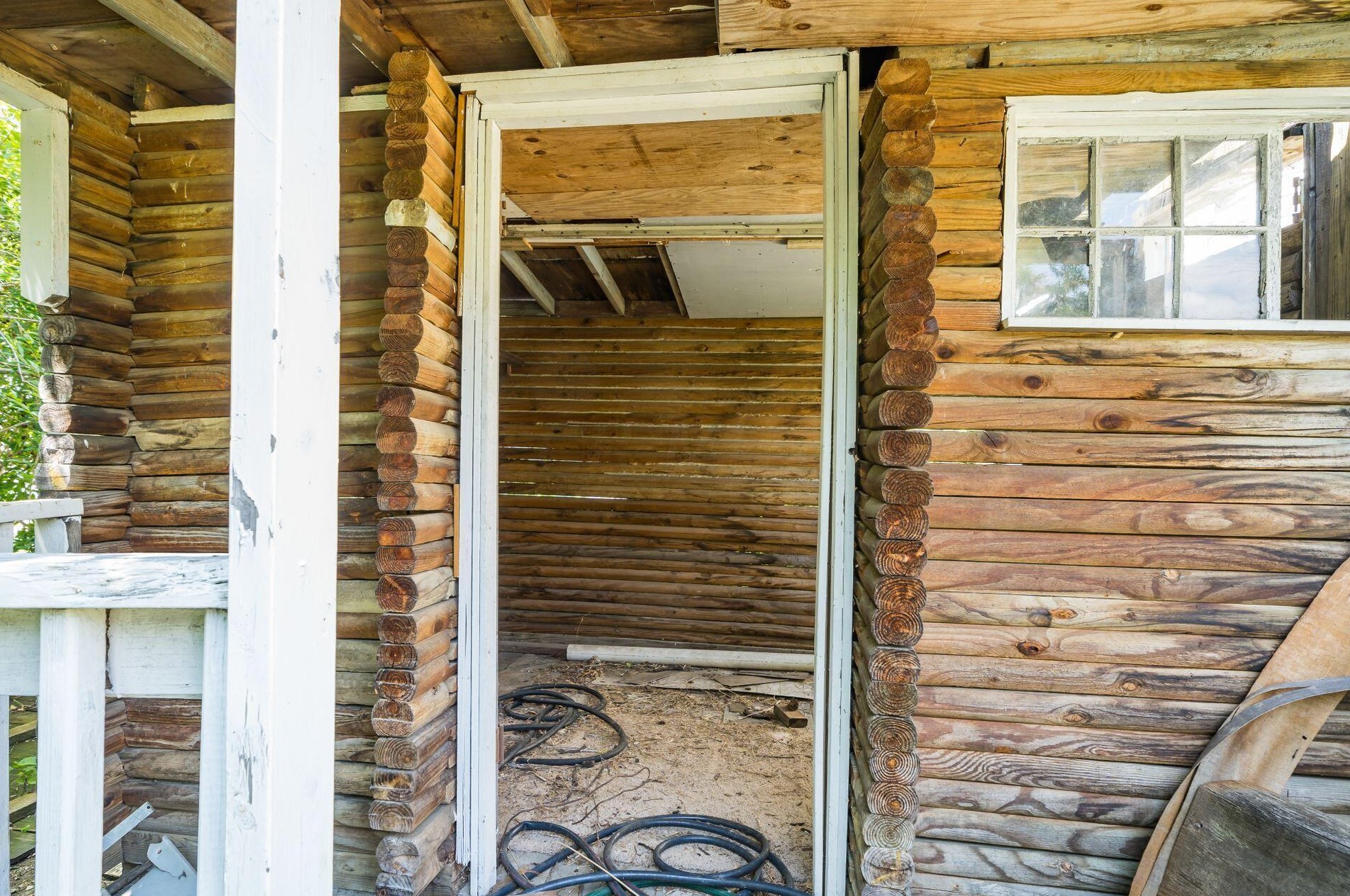 1121 Pauline Ave, Columbus OH 43224-3138 exterior