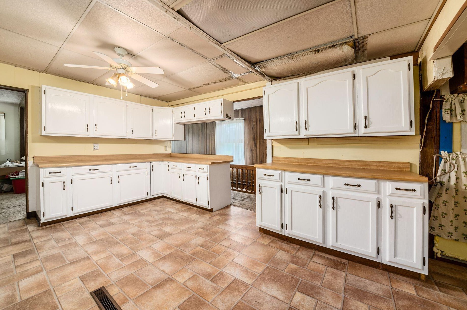 1121 Pauline Ave, Columbus OH 43224-3138 exterior