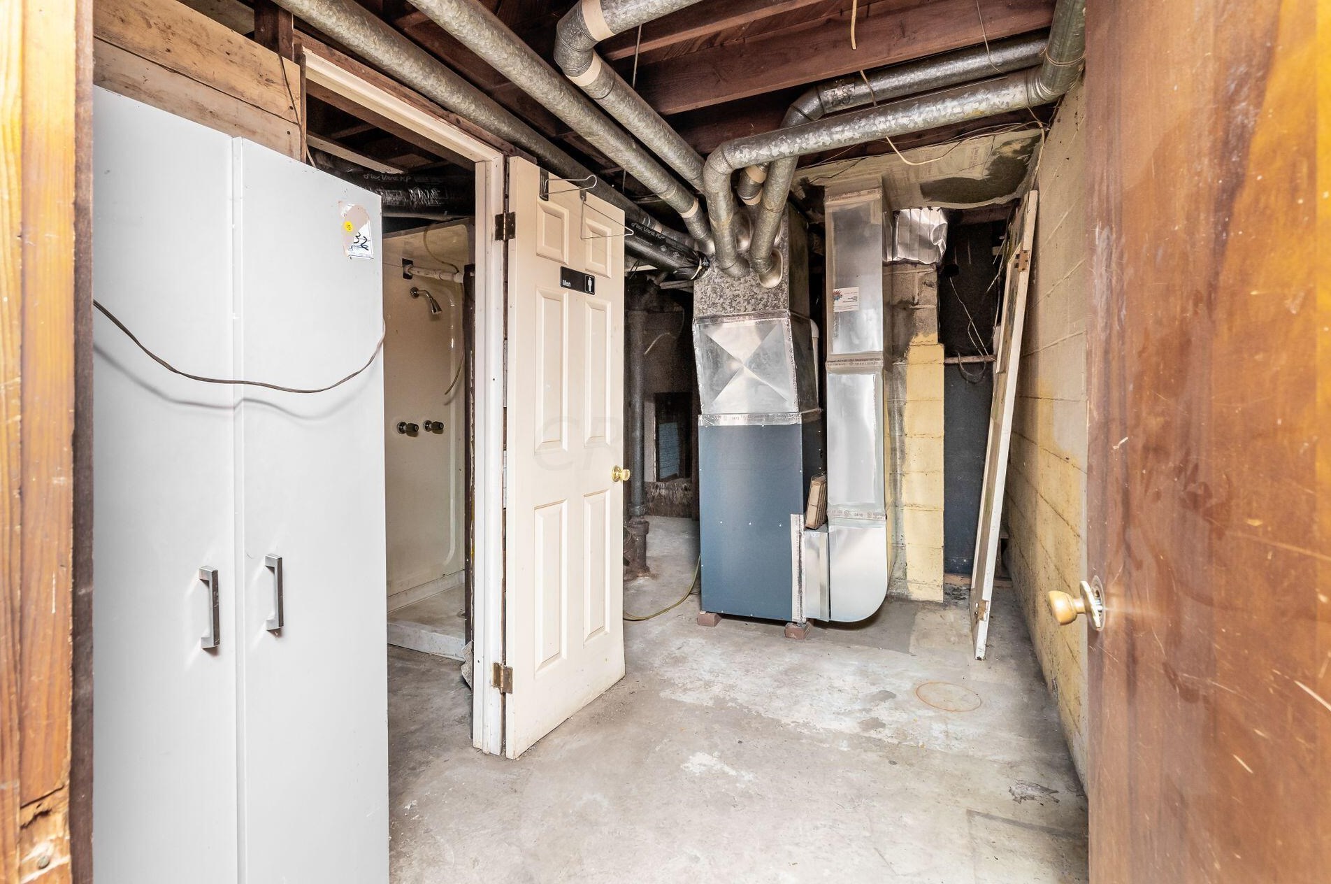 1121 Pauline Ave, Columbus OH 43224-3138 exterior