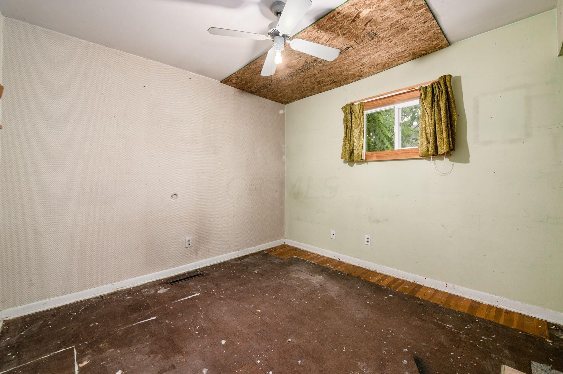 1121 Pauline Ave, Columbus OH 43224-3138 exterior