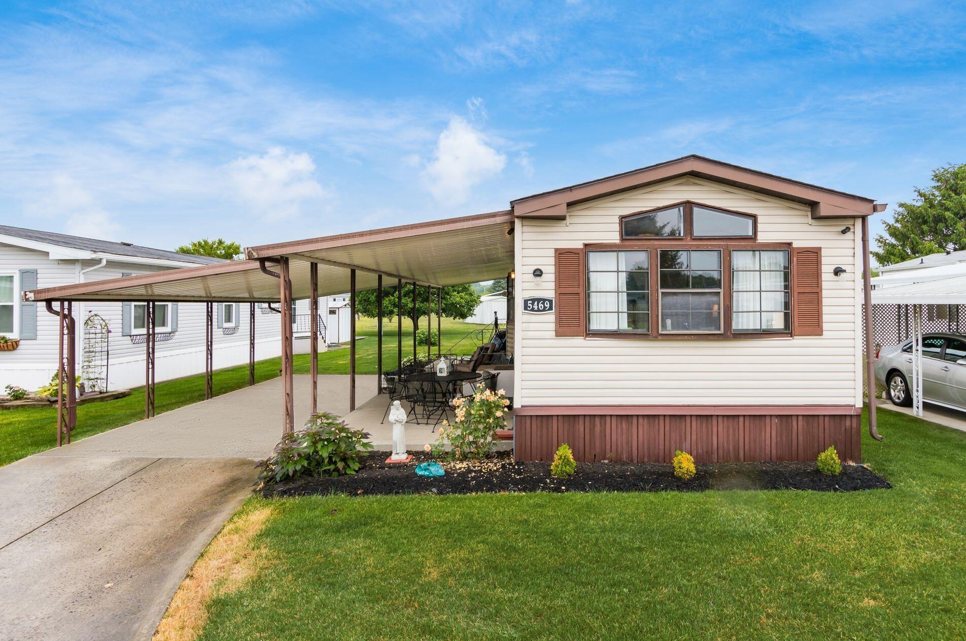 5469 Cartwright Ln, Dublin, OH 43016-9653