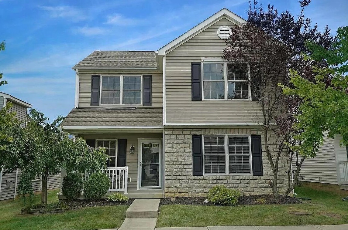 9327 Polaris Green Dr, Columbus, OH 43240-2184