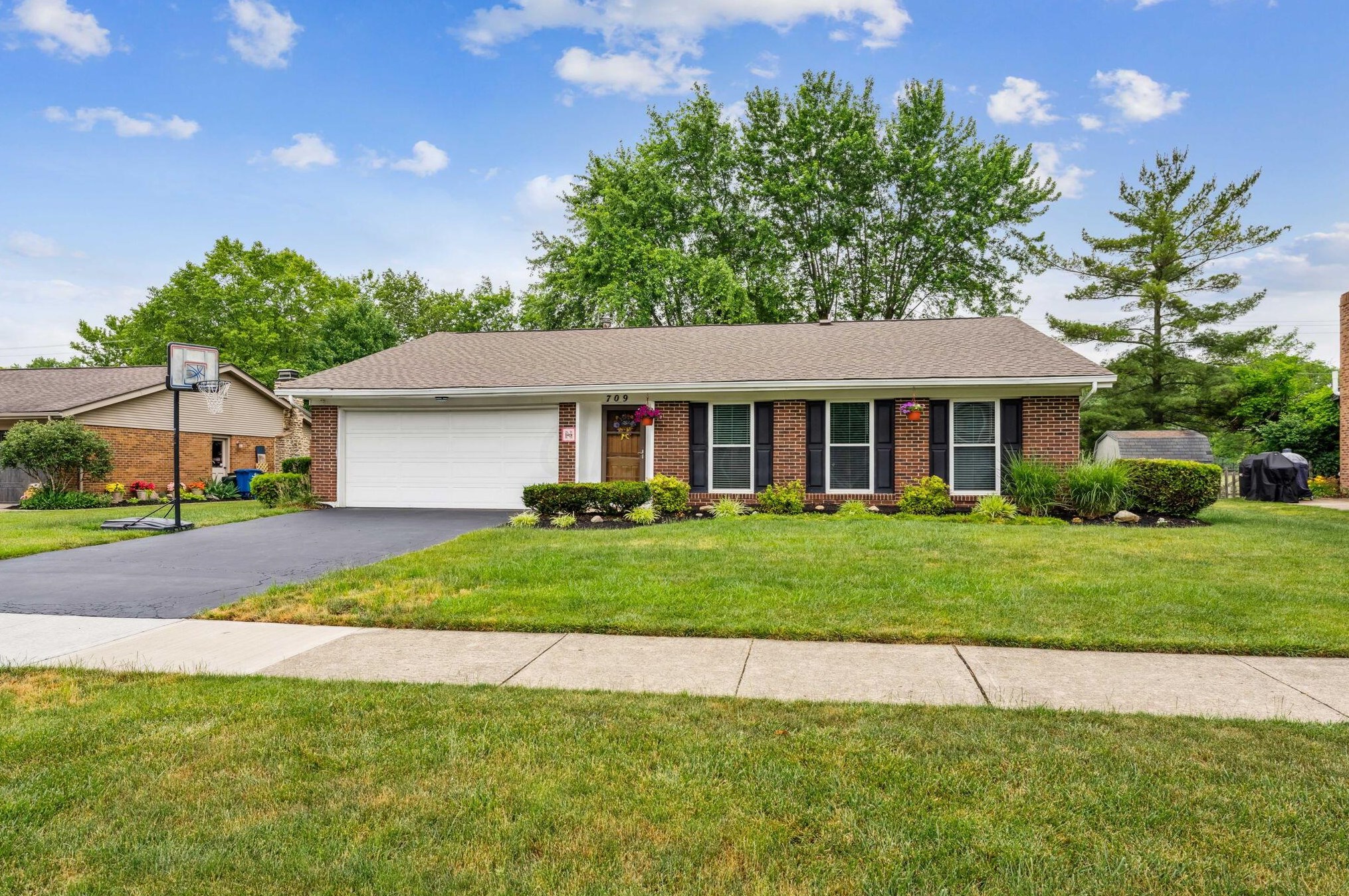 709 Vancouver Dr, Westerville, OH 43081-3440