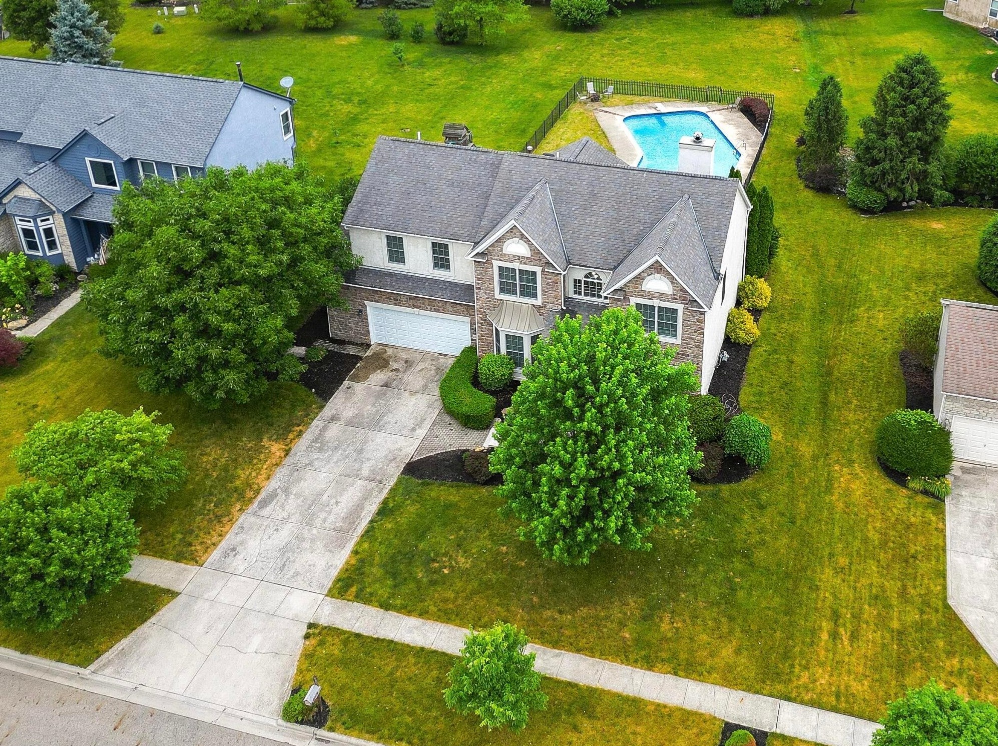 6228 Parkmeadow Ln, Hilliard, OH 43026-7023