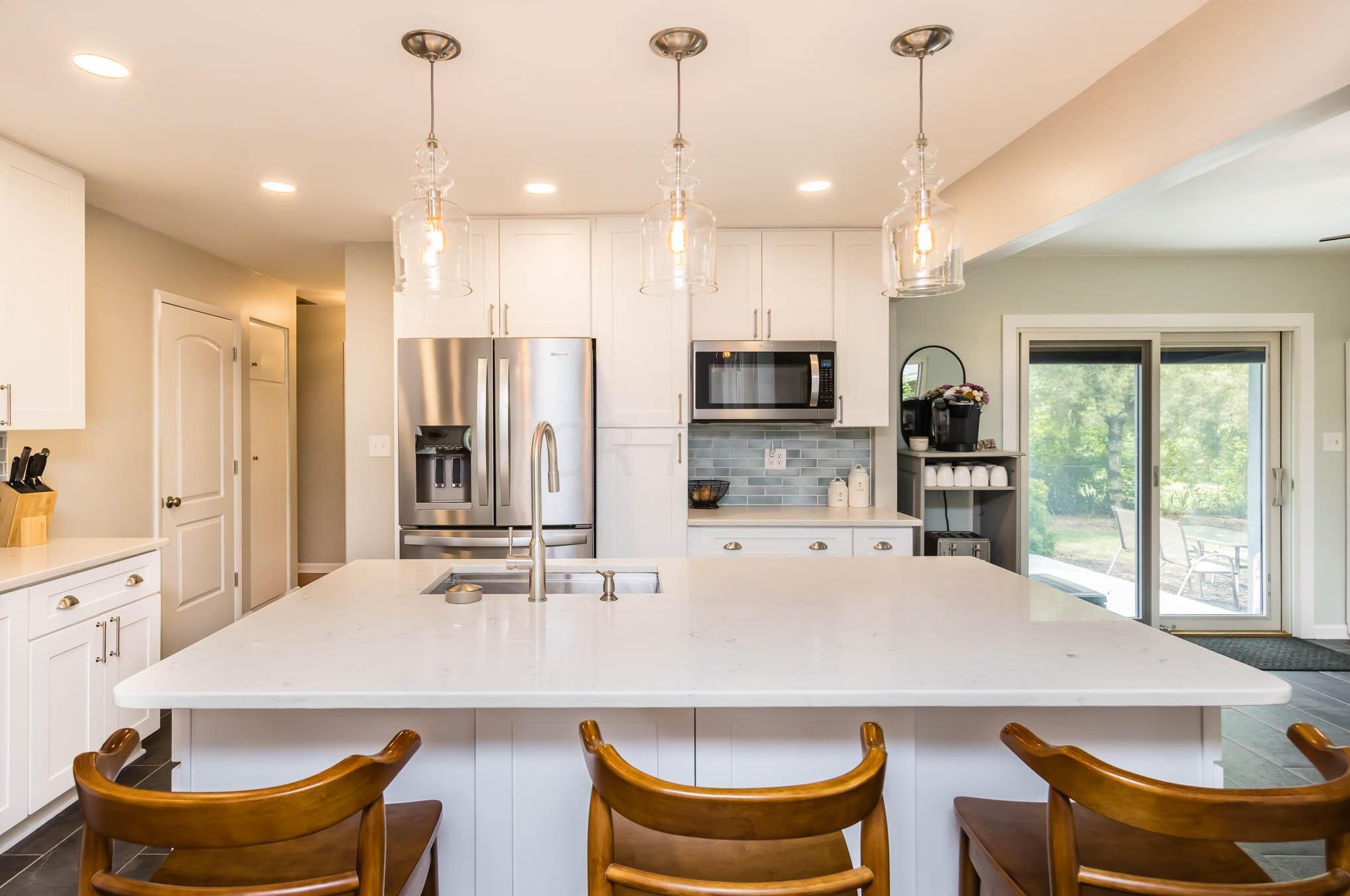 135 Serran Dr, Columbus, OH 43230-2940