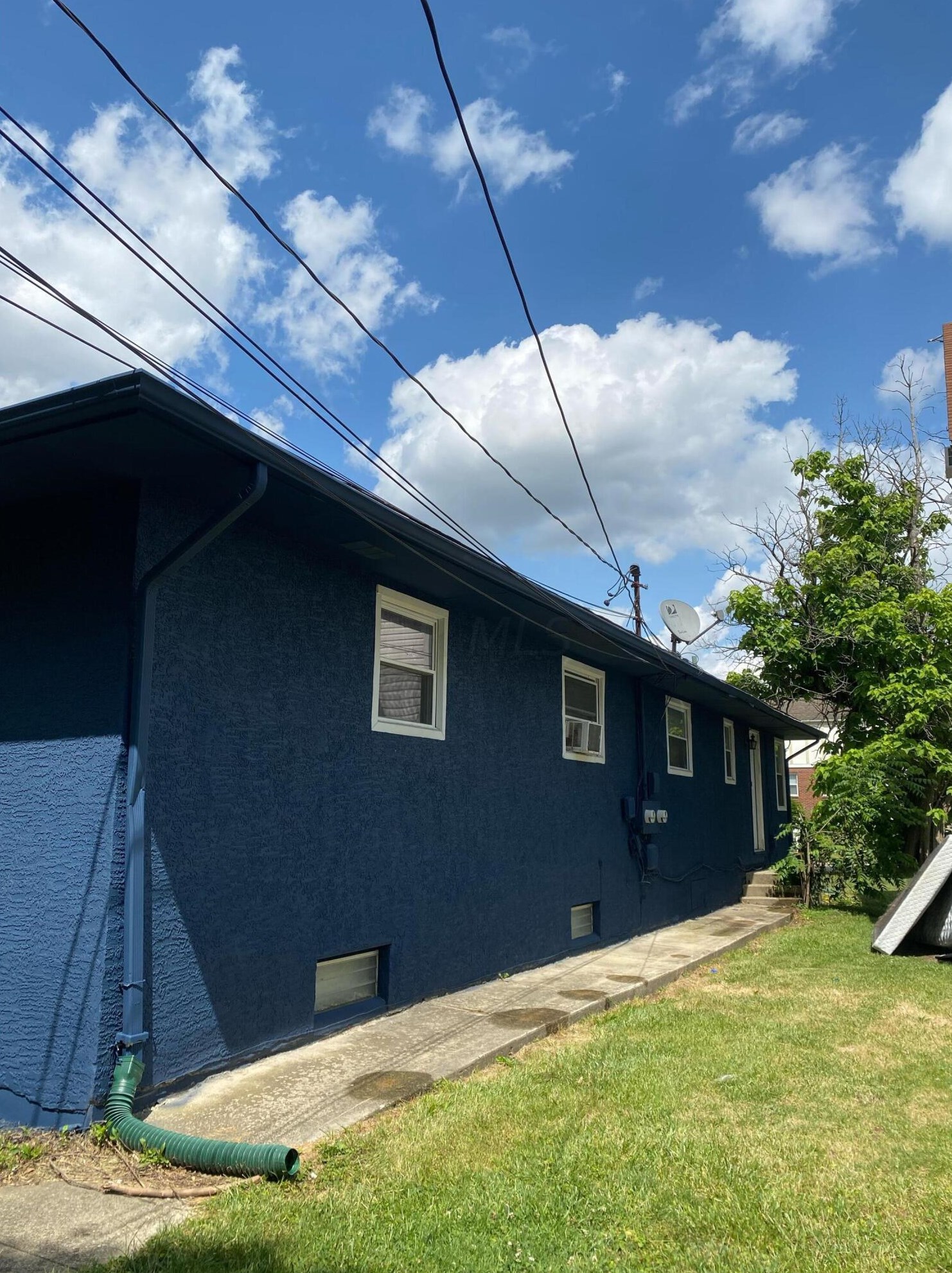 371 Napoleon Ave, Columbus OH 43213-2258 exterior