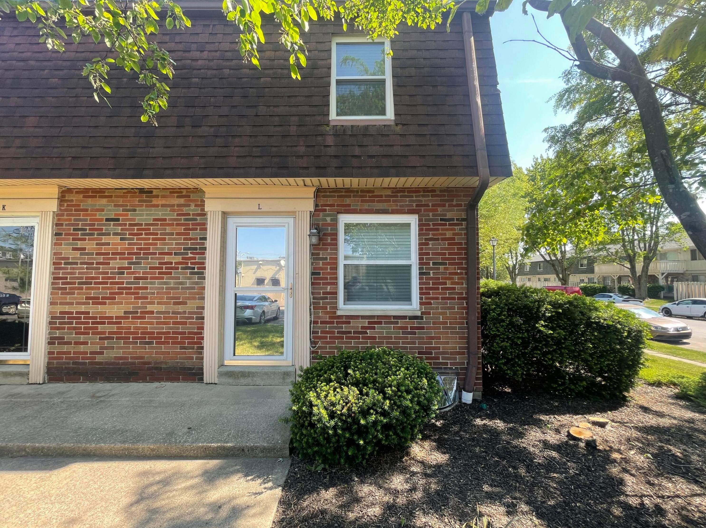 5738 Beechcroft Rd, Columbus, OH 43229-3869