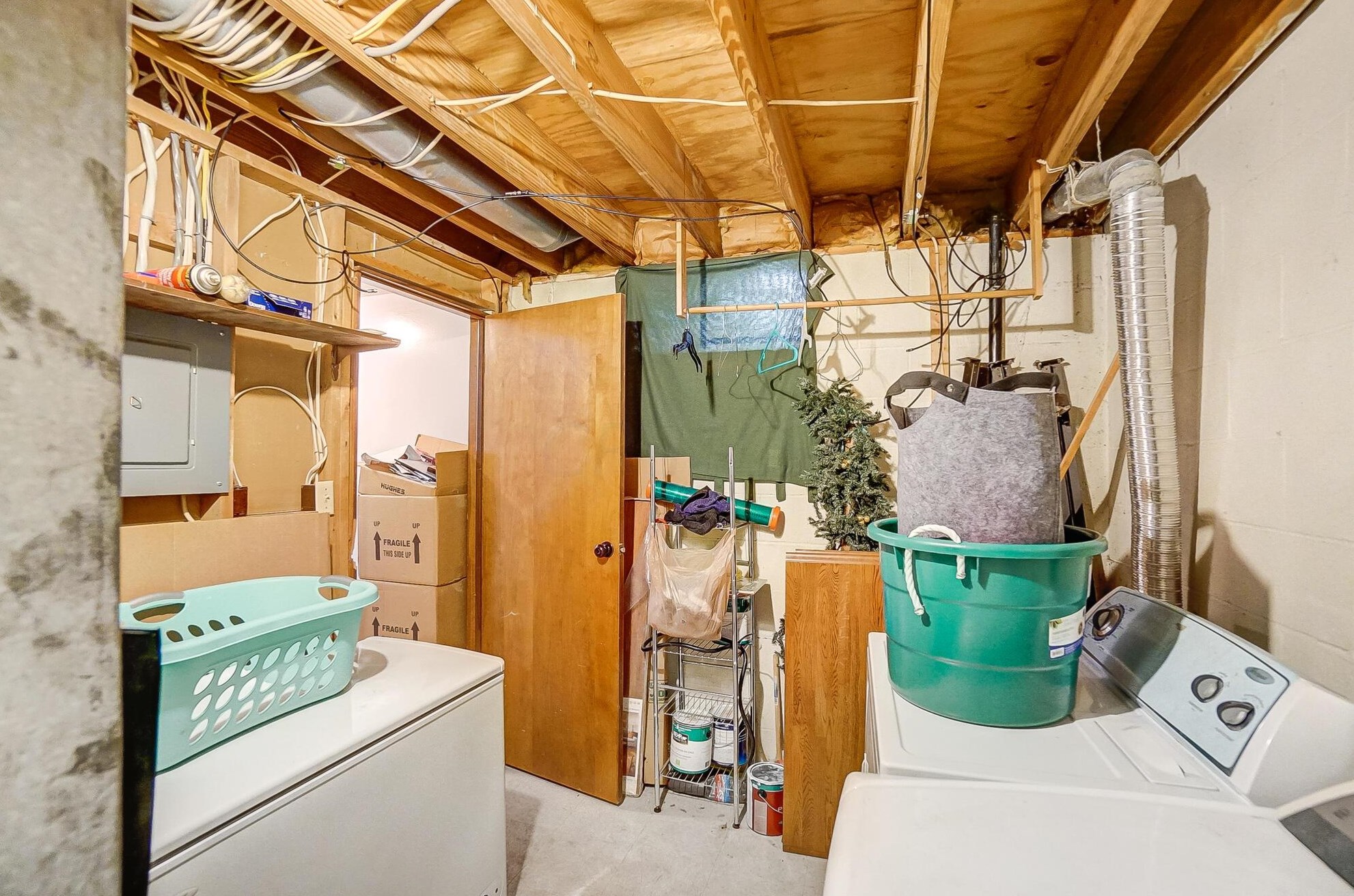 5742 Great Hall Ct, Columbus OH exterior