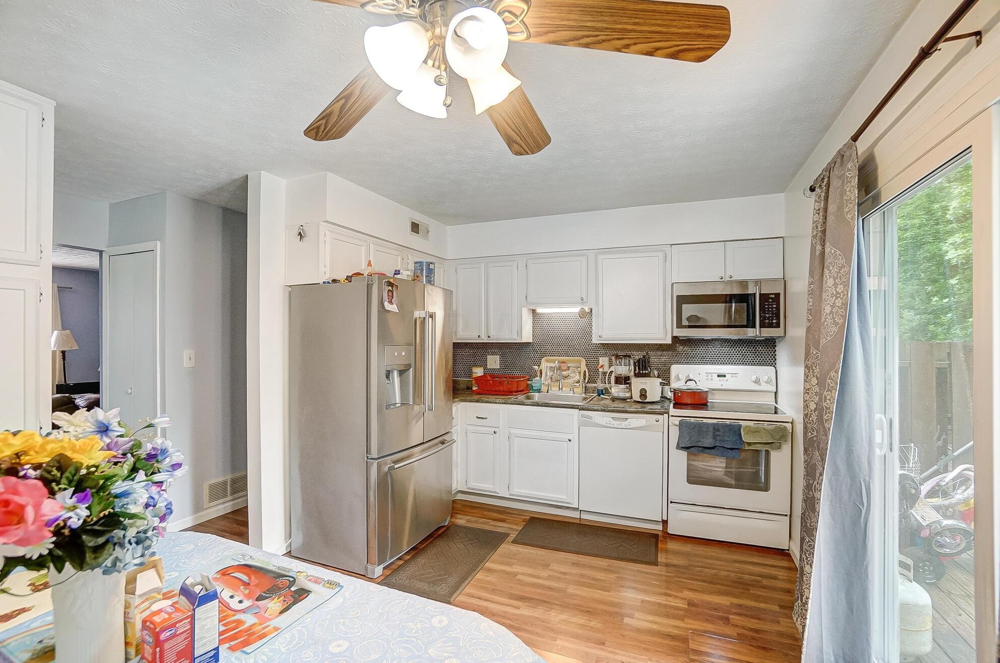 5742 Great Hall Ct, Columbus OH exterior