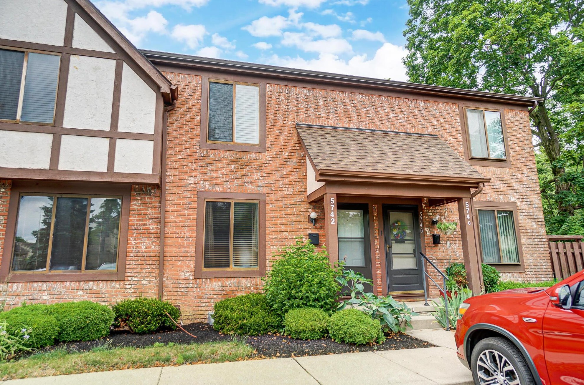 5742 Great Hall Ct, Columbus, OH 43231-3067