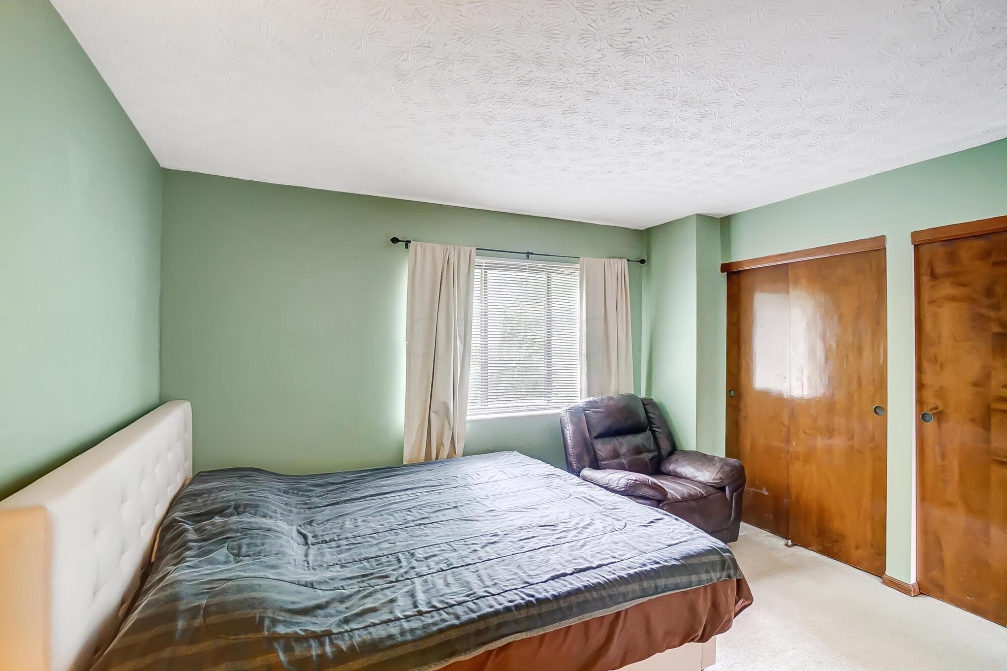 5742 Great Hall Ct, Columbus OH exterior