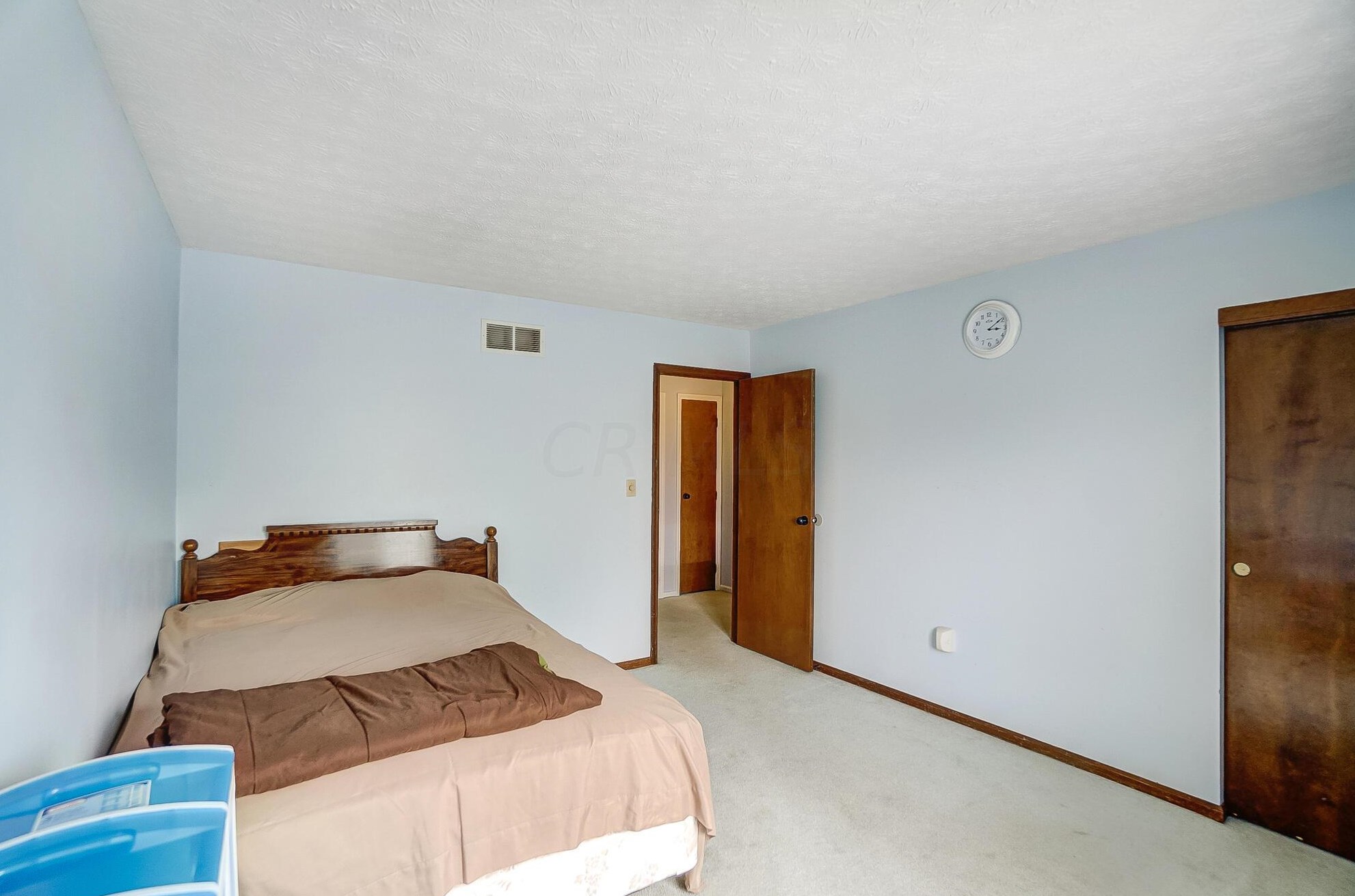 5742 Great Hall Ct, Columbus OH exterior