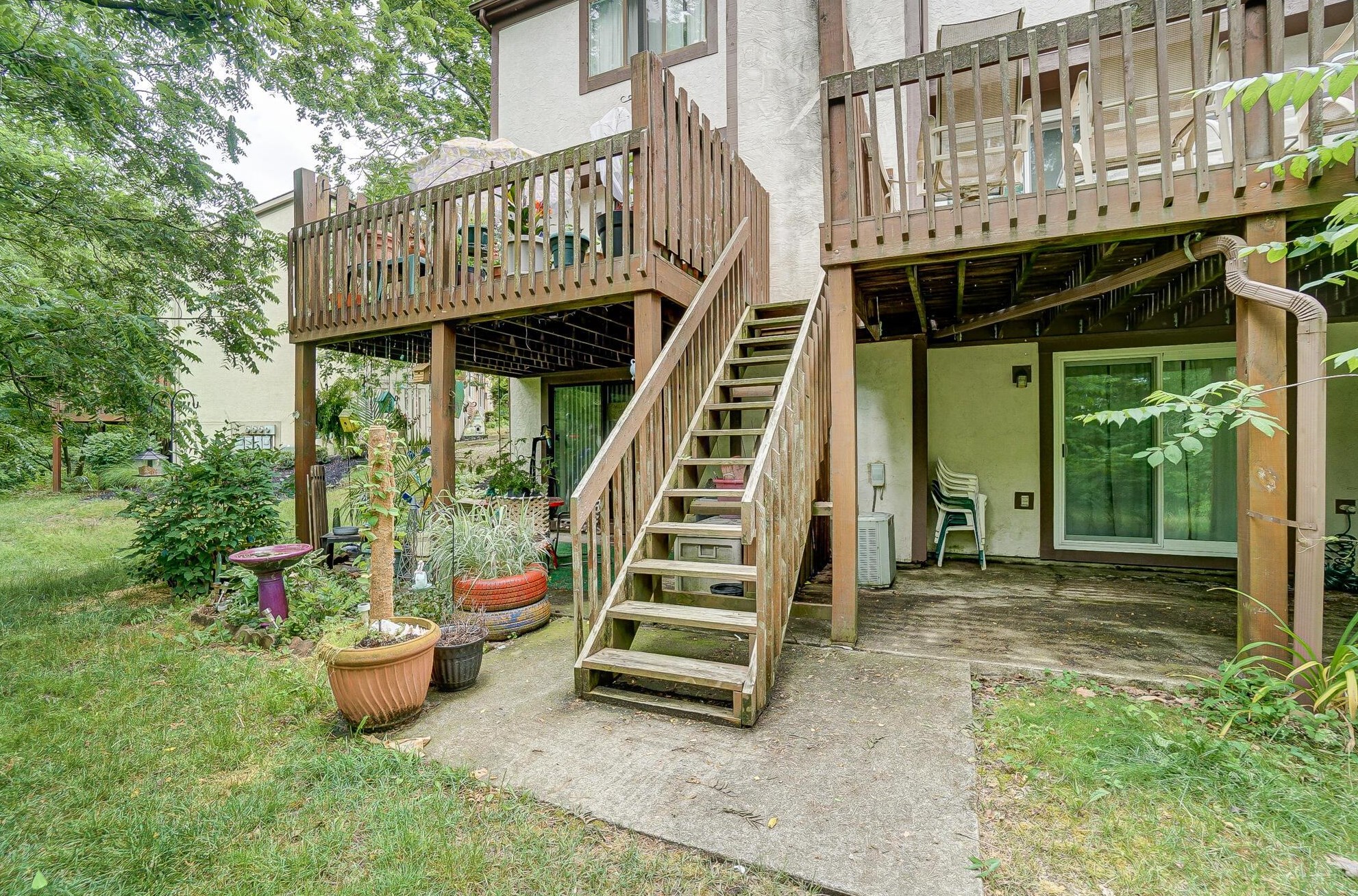 5742 Great Hall Ct, Columbus OH exterior