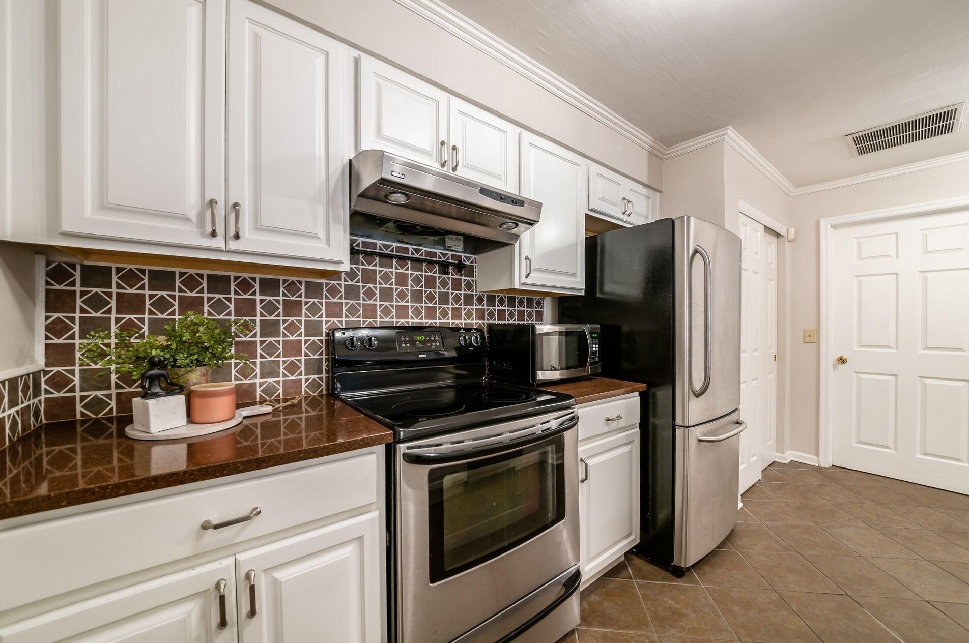 13 Victorian Gate Way, Columbus OH  43215-1682 exterior