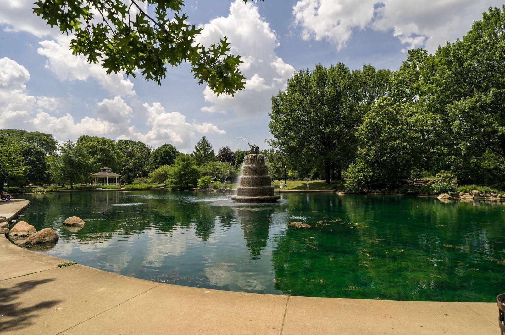 13 Victorian Gate Way, Columbus OH  43215-1682 exterior