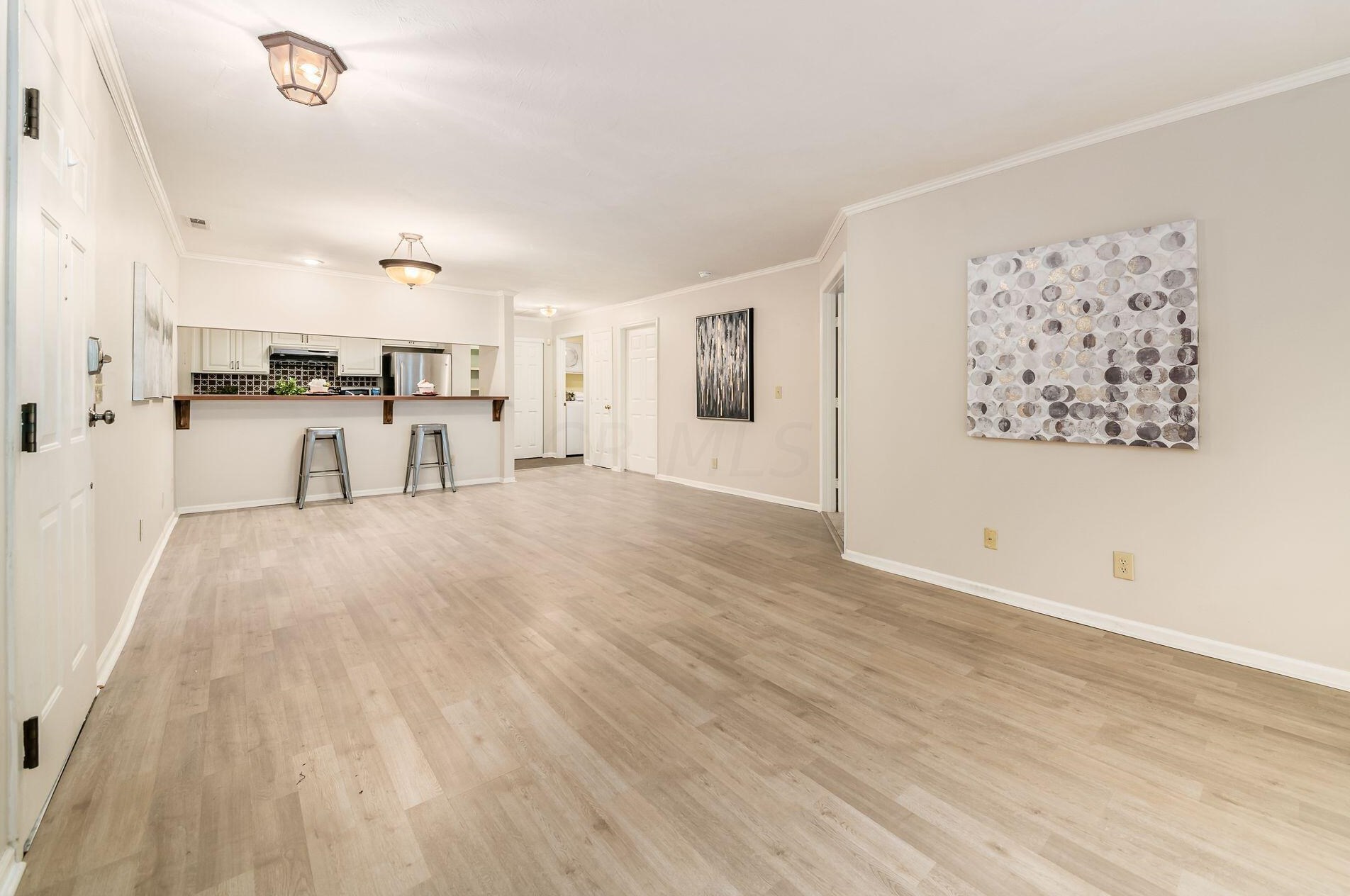 13 Victorian Gate Way, Columbus OH  43215-1682 exterior