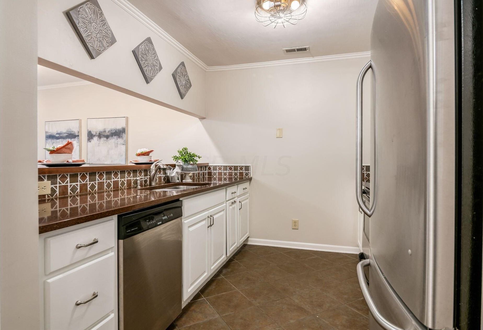 13 Victorian Gate Way, Columbus OH  43215-1682 exterior