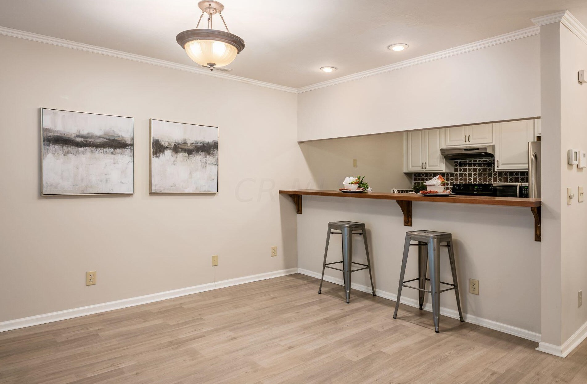 13 Victorian Gate Way, Columbus OH  43215-1682 exterior