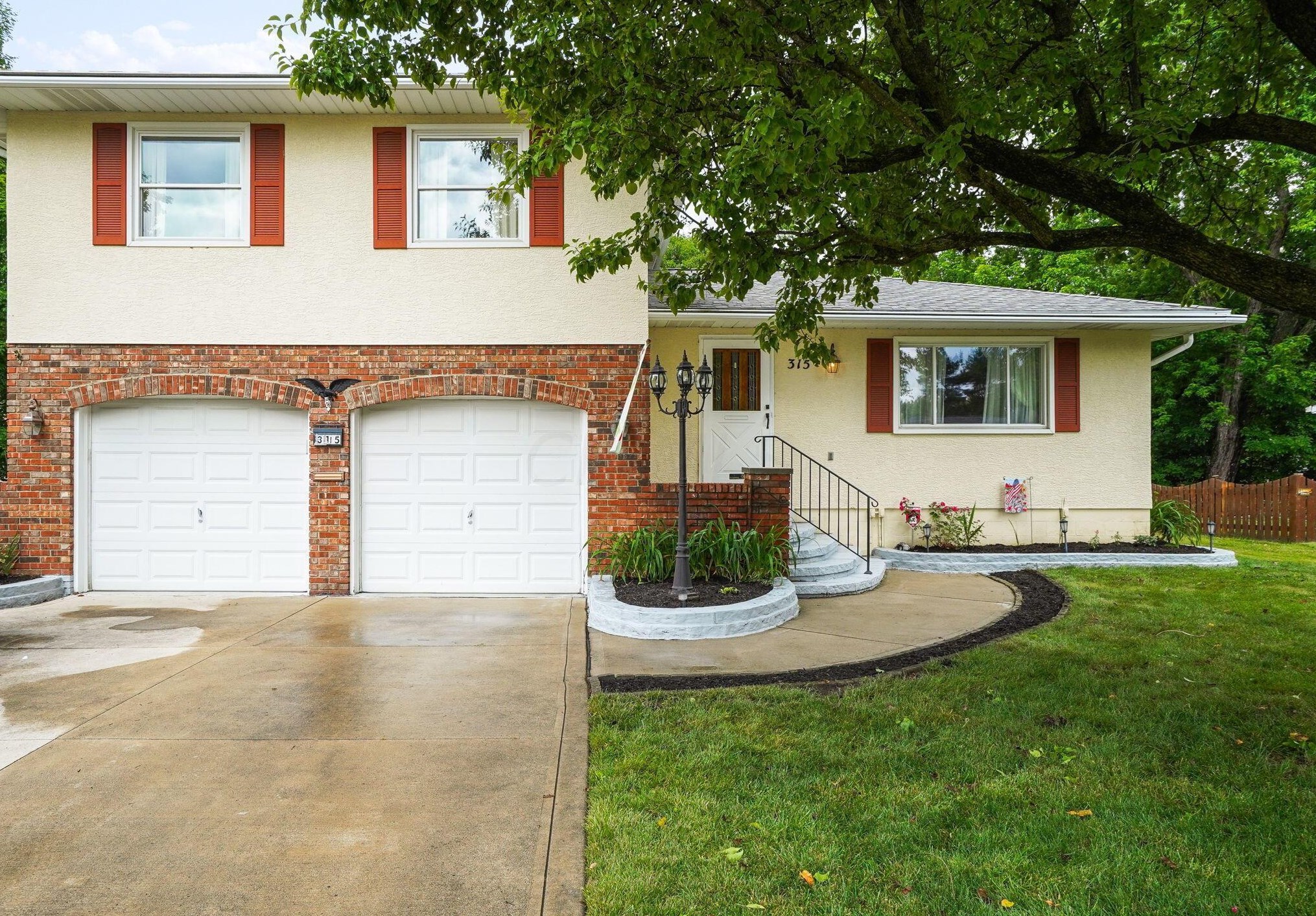 315 Lyncroft Dr, Columbus, OH 43230-2643