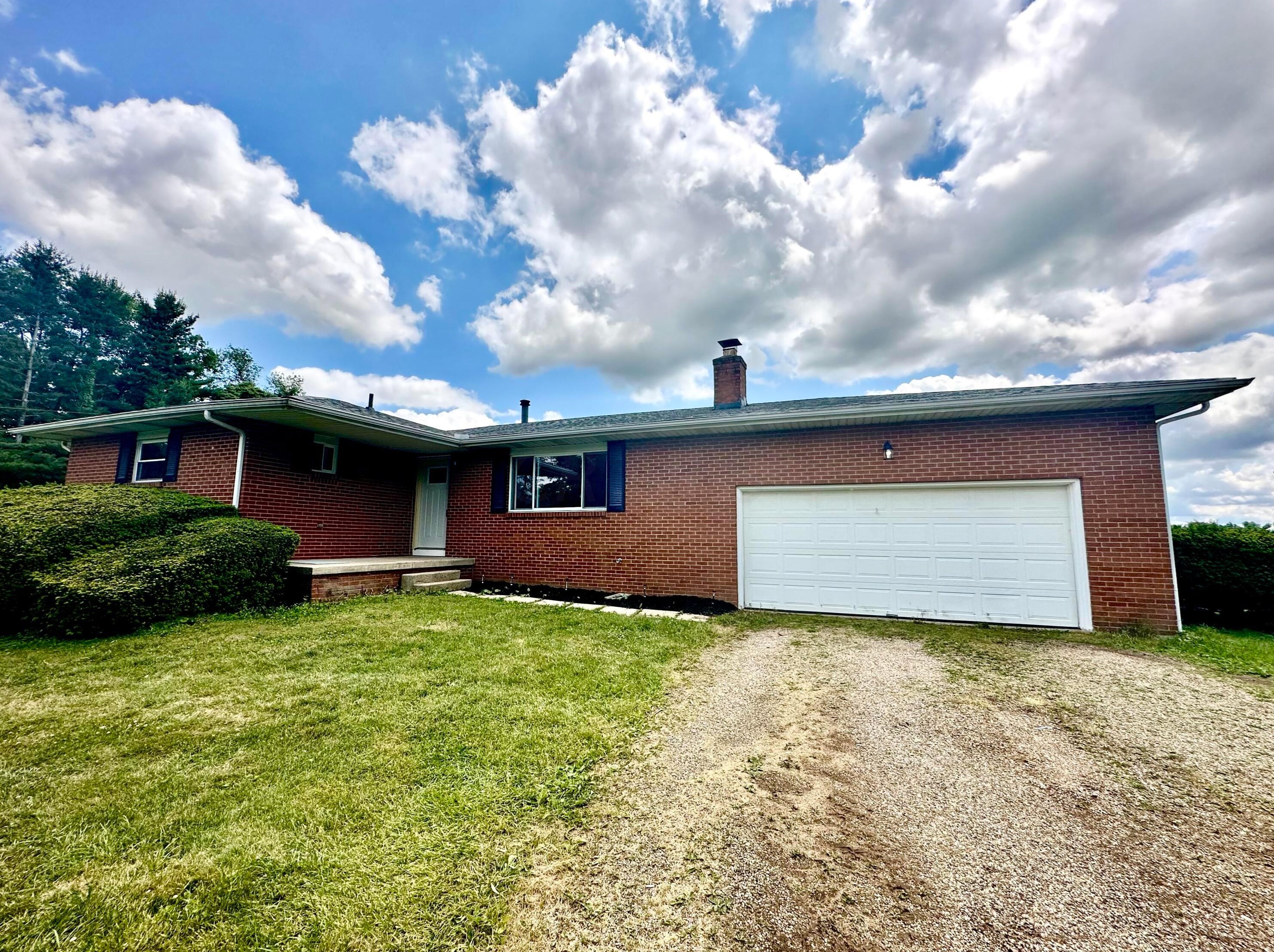 1331 Rockmill Nw Rd, Lancaster, OH 43130