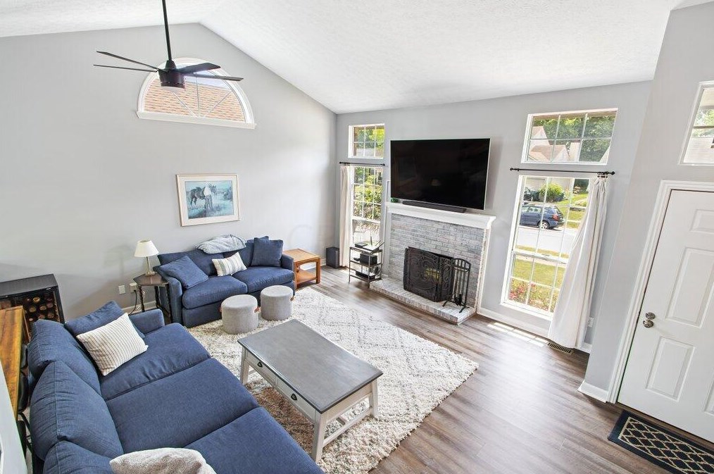 3380 Ln Coste Ln, Columbus OH 43228-7052 exterior