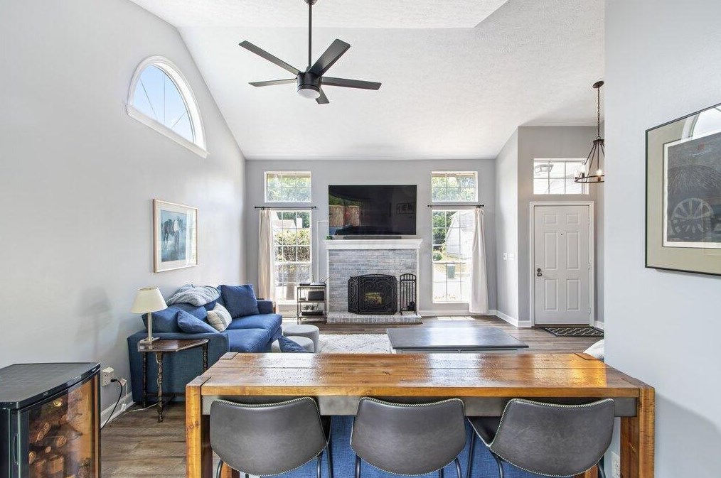 3380 Ln Coste Ln, Columbus OH 43228-7052 exterior