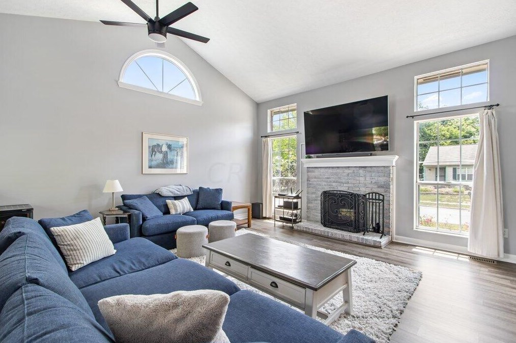 3380 Ln Coste Ln, Columbus OH 43228-7052 exterior