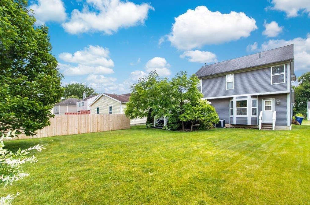 3380 Ln Coste Ln, Columbus OH 43228-7052 exterior