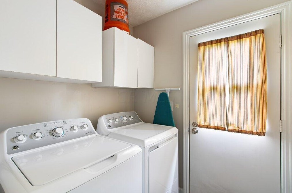 3380 Ln Coste Ln, Columbus OH 43228-7052 exterior