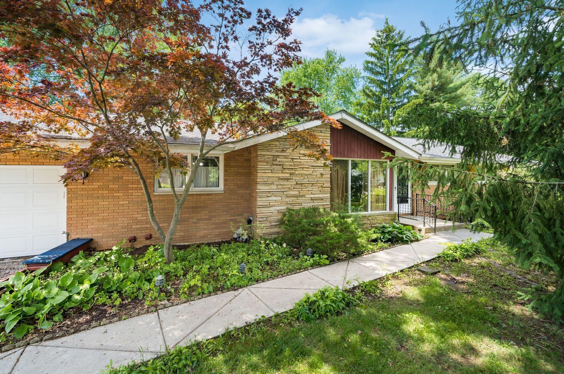 3777 Pamela Dr, Columbus, OH 43230-1831