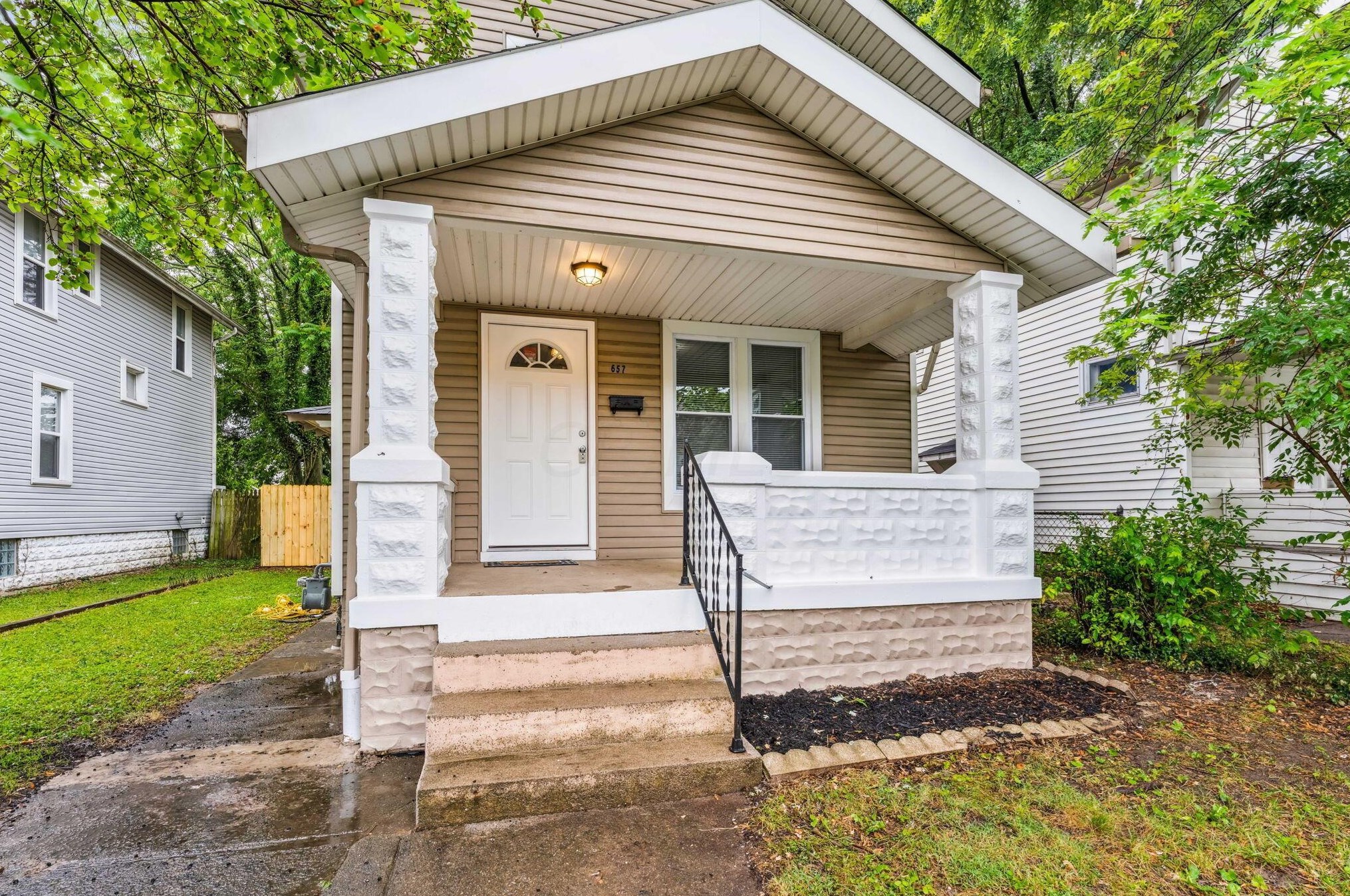 657 Southwood Ave, Columbus, OH 43207-1381