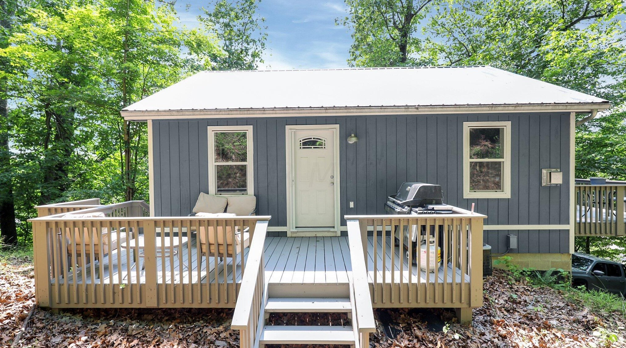 29234 Hide Away Hills Rd, Sugar Grove, OH 43155-9620