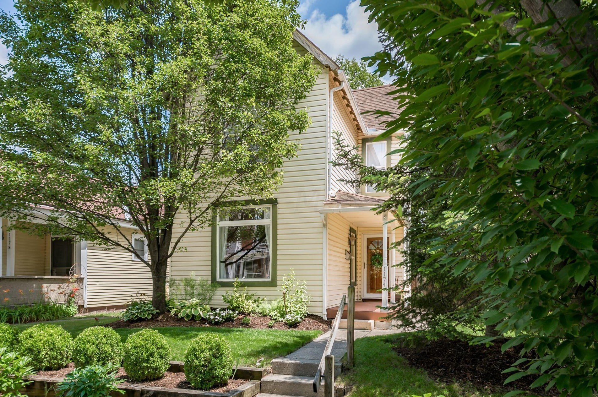1174 Oregon Ave, Columbus, OH 43201-3304