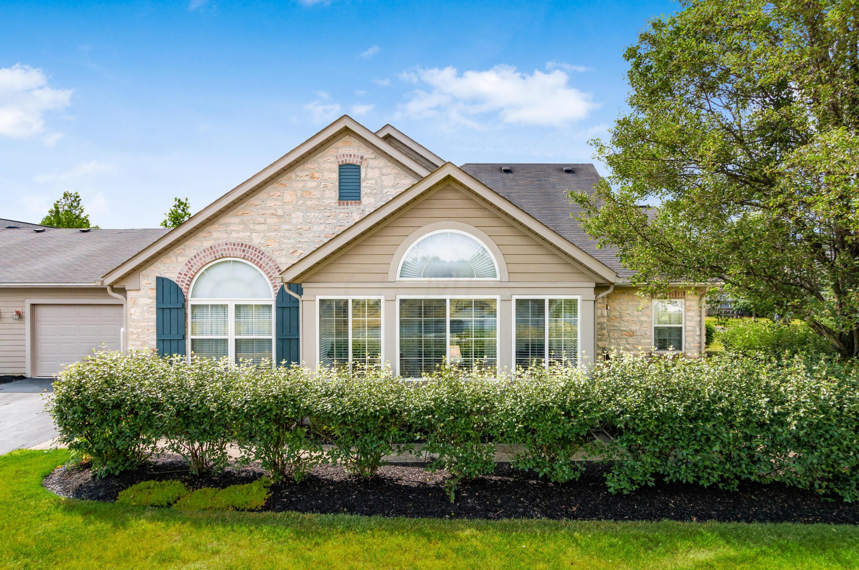 241 Waterside Dr, Delaware, OH 43015-6015
