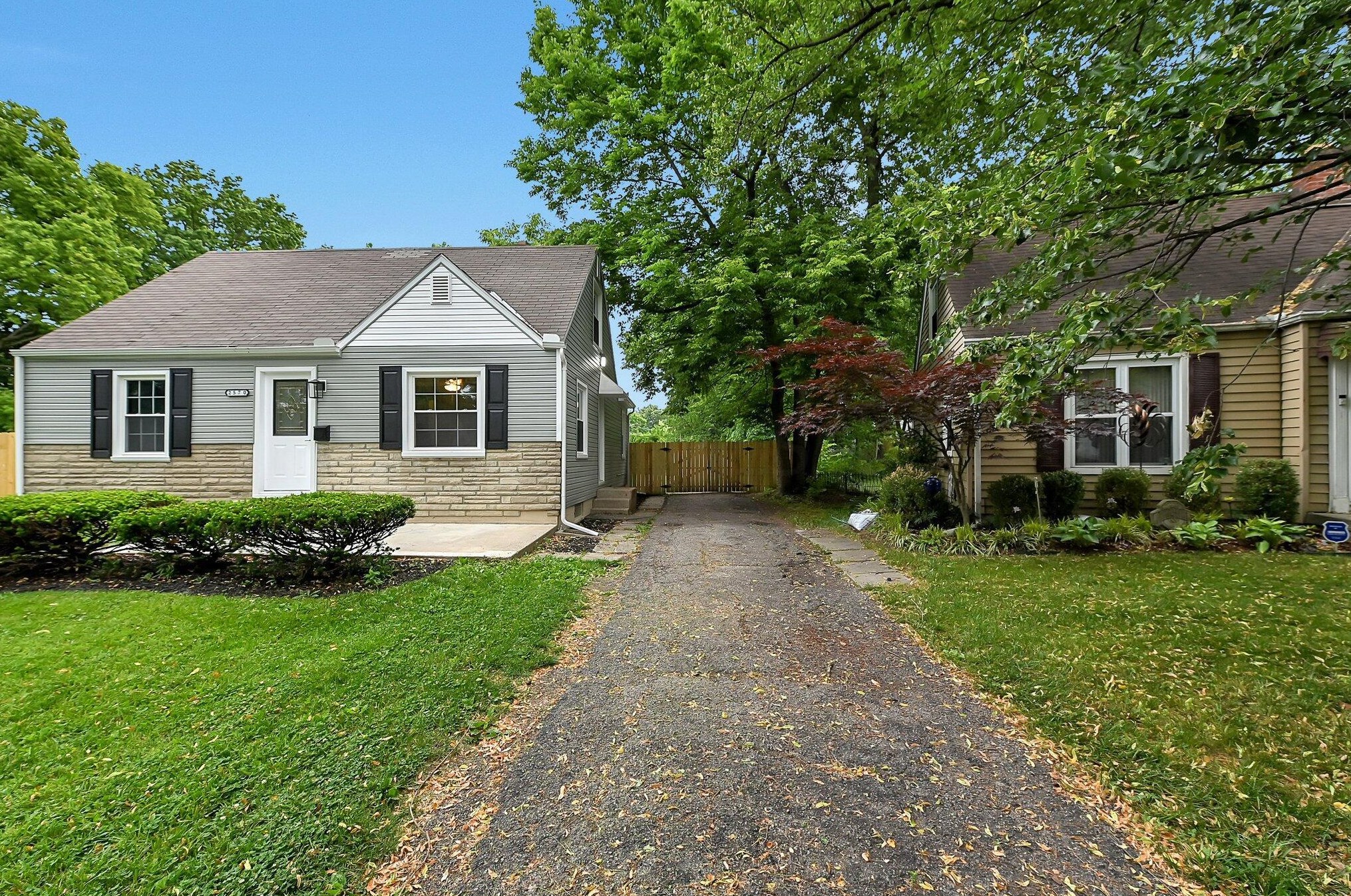 2570 Renwood Pl, Columbus, OH 43211-1335