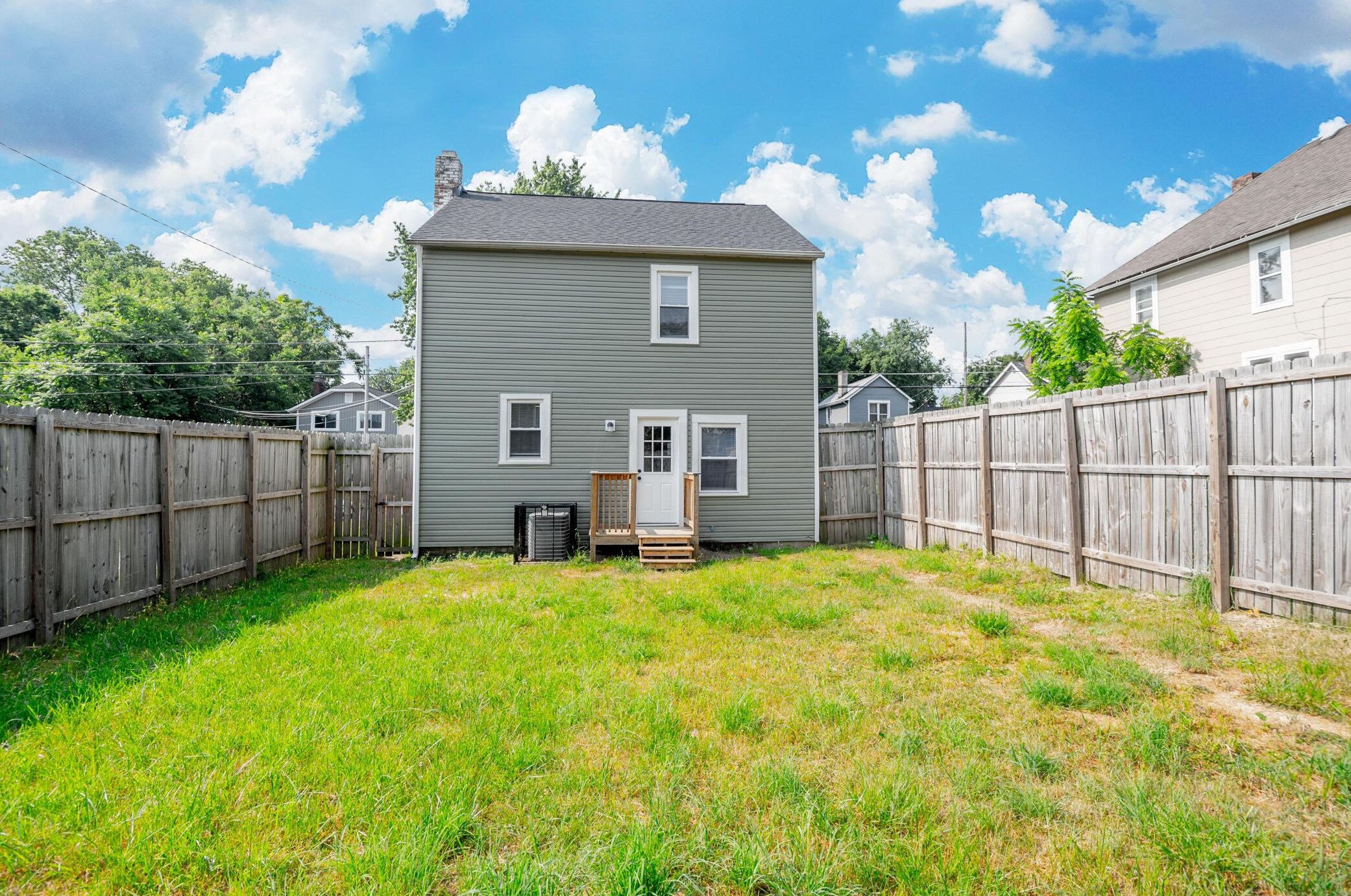 1618 Fulton St, Columbus OH 43205-2527 exterior