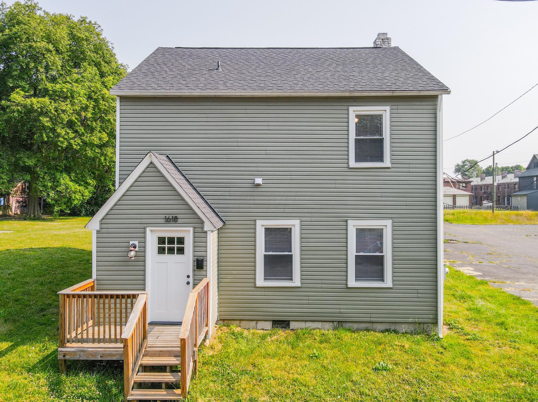 1618 Fulton St, Columbus OH 43205-2527 exterior