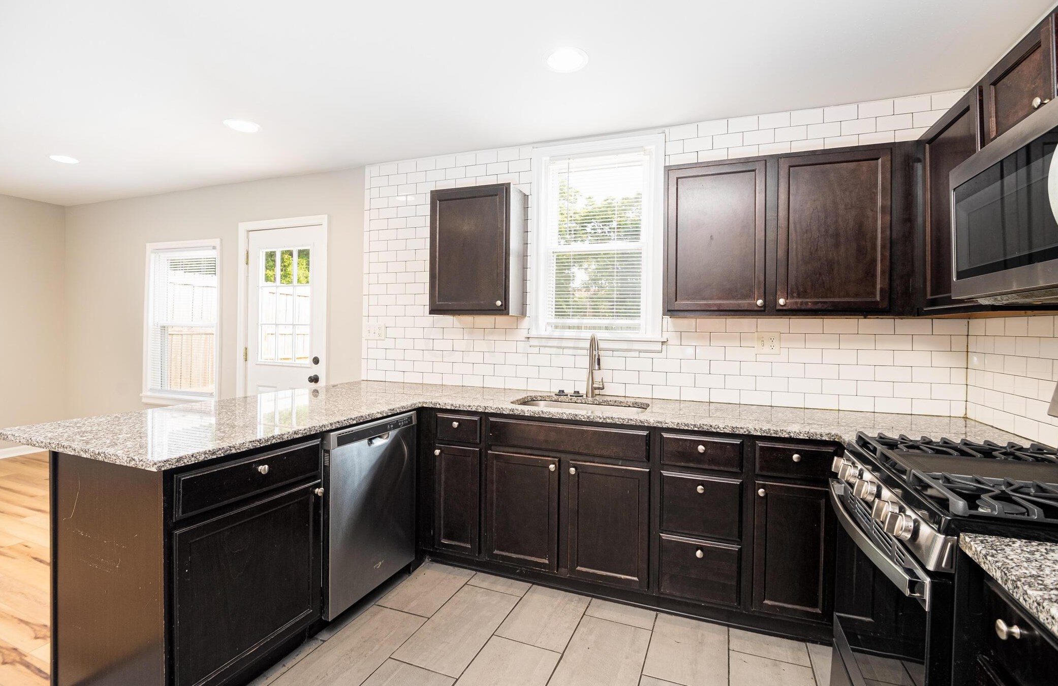 1618 Fulton St, Columbus OH 43205-2527 exterior