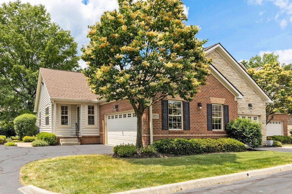 3971 Kensingwood Dr, Columbus OH 43230-8453 exterior