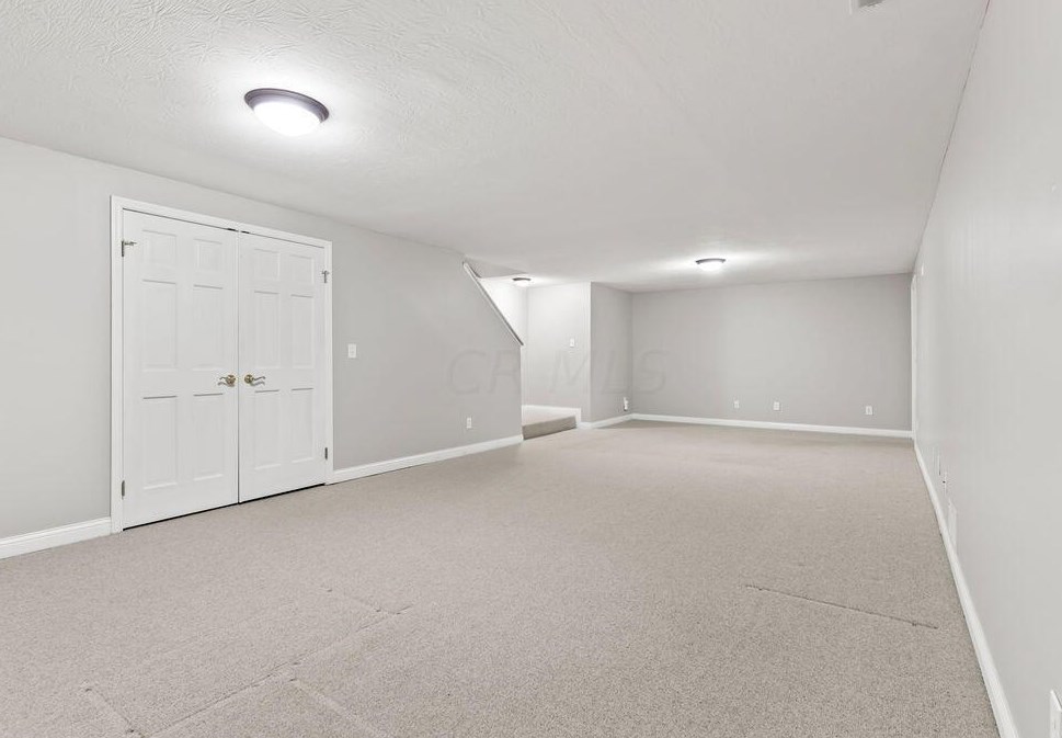 3971 Kensingwood Dr, Columbus OH 43230-8453 exterior