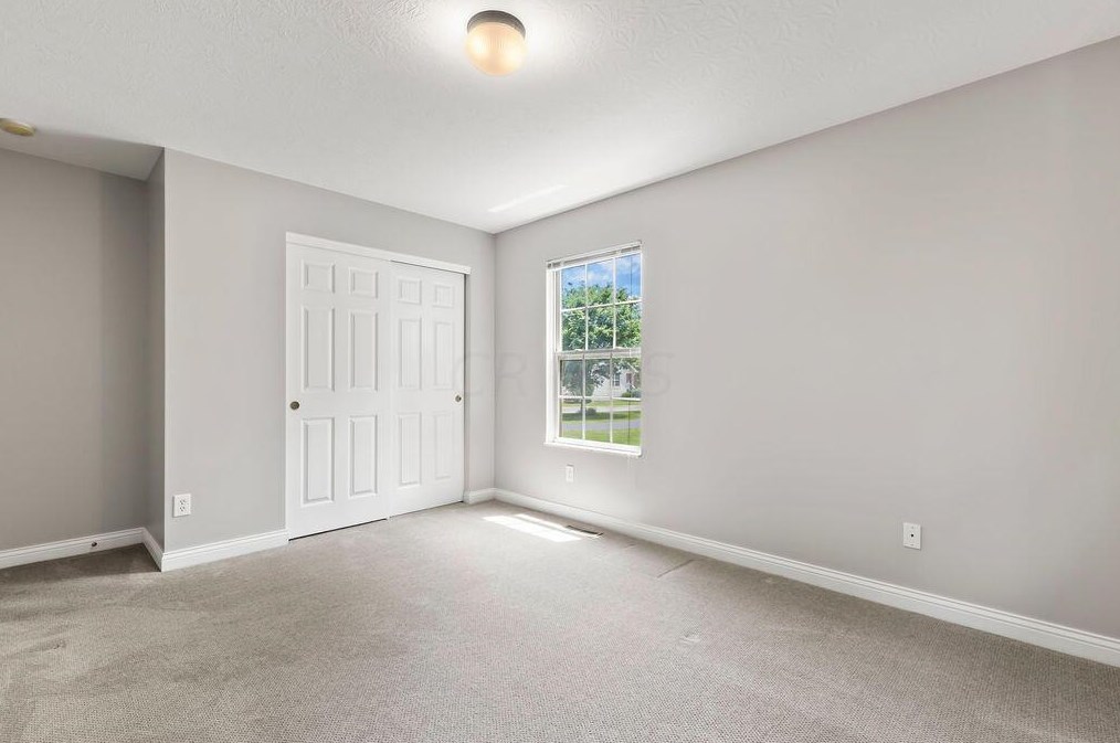 3971 Kensingwood Dr, Columbus OH 43230-8453 exterior