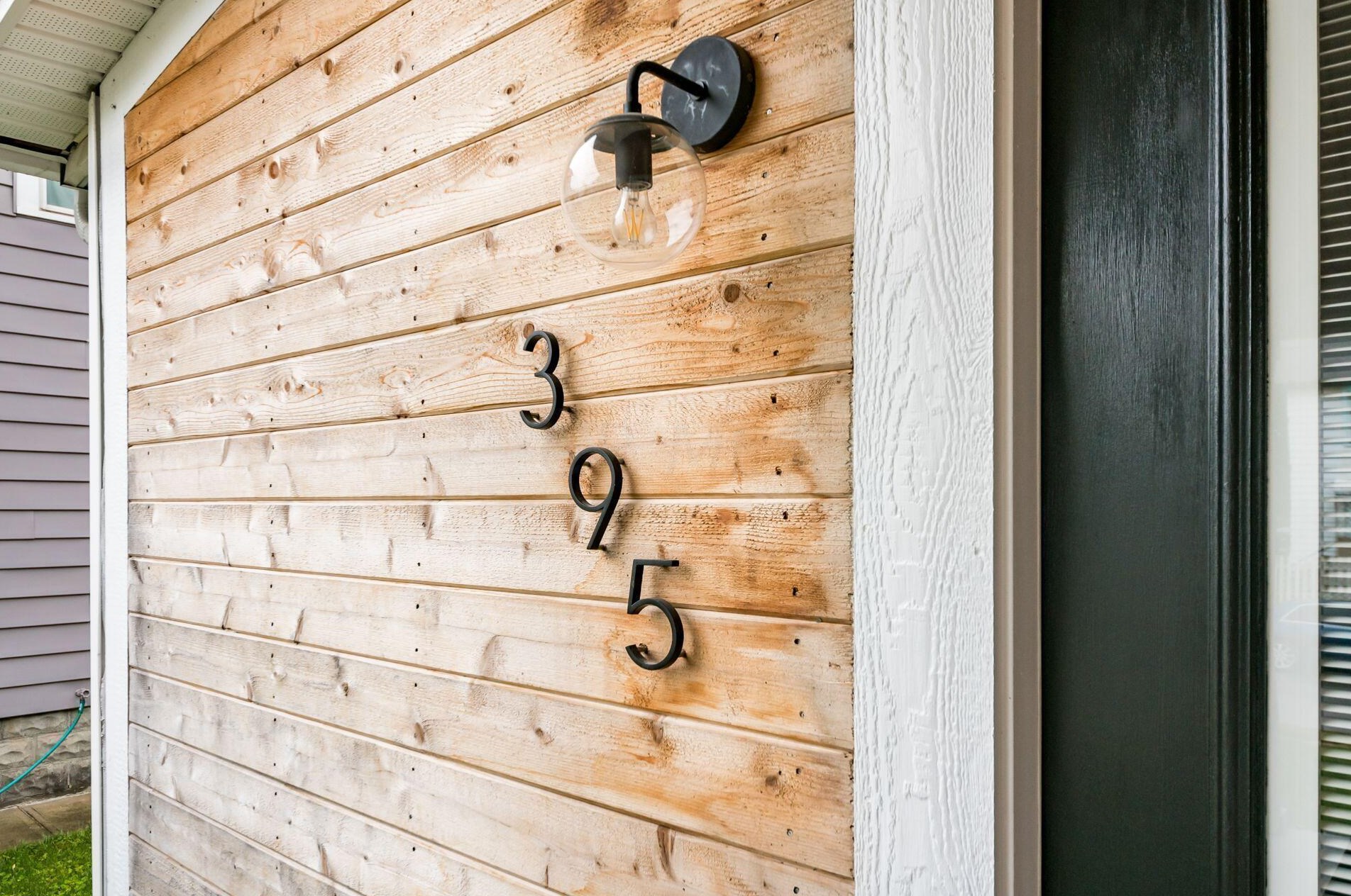 395 Welch Ave, Columbus OH 43207-5703 exterior