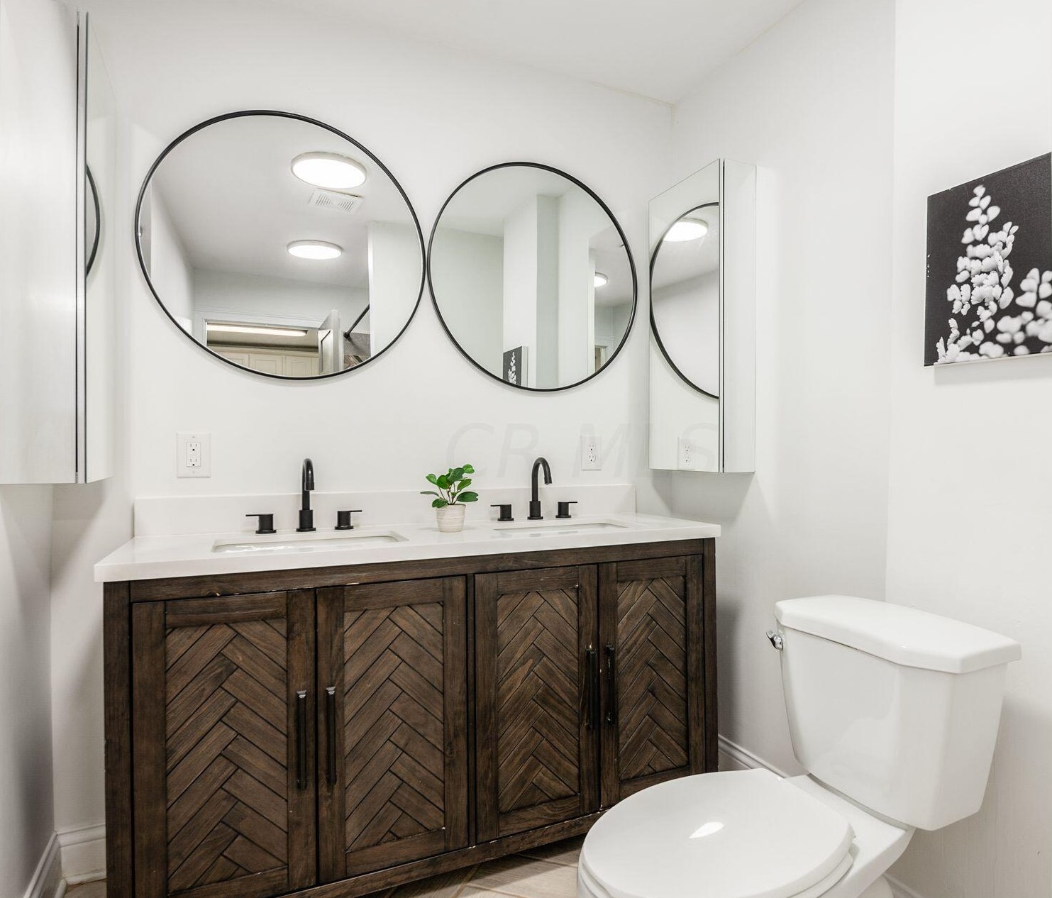 395 Welch Ave, Columbus OH 43207-5703 exterior