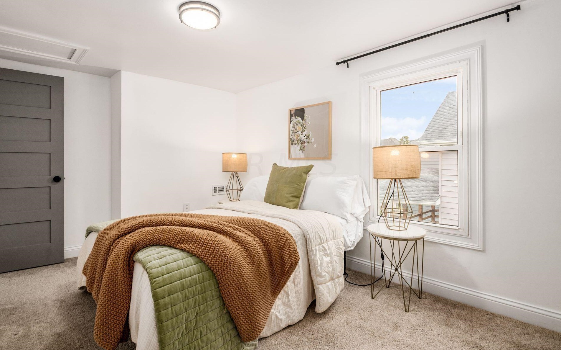 395 Welch Ave, Columbus OH 43207-5703 exterior