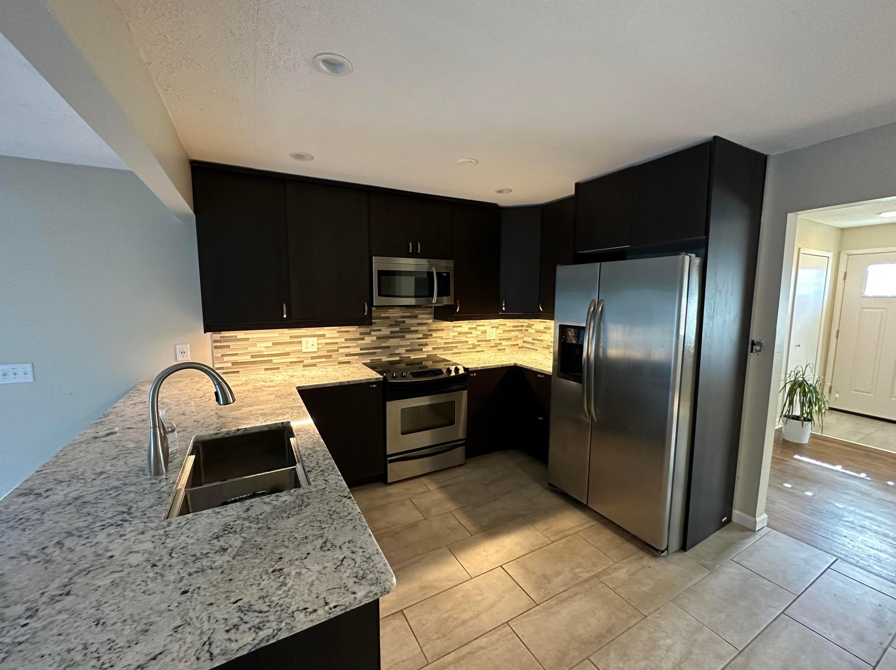 3174 Caralee Dr, Columbus, OH 43219-3206